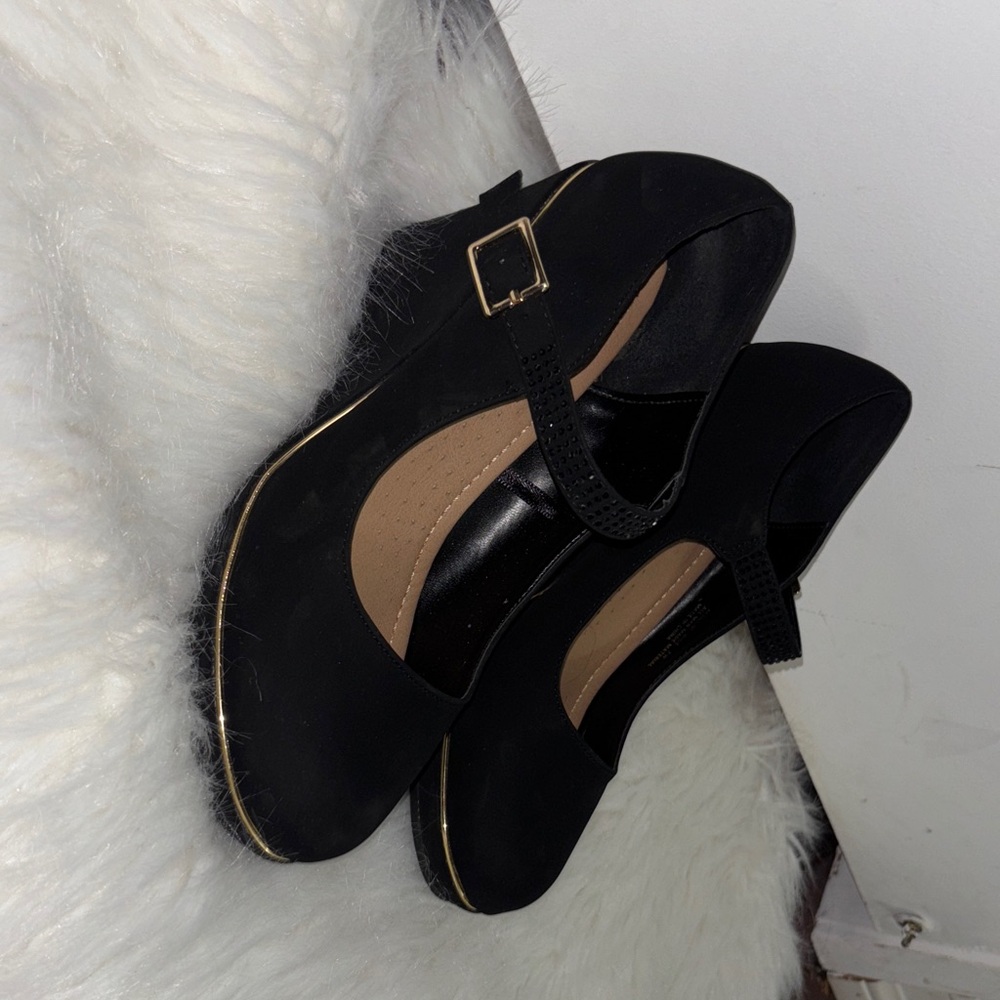 Chic Black Mary Jane Heels - Picture 3 of 5